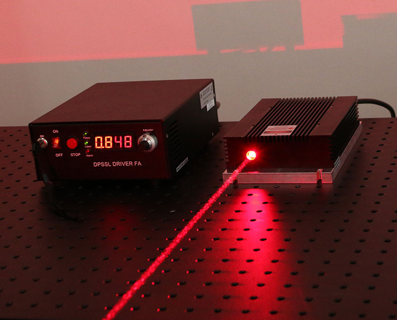 高出力赤色レーザー 637nm 3W 半導体レーザー出力調節可能